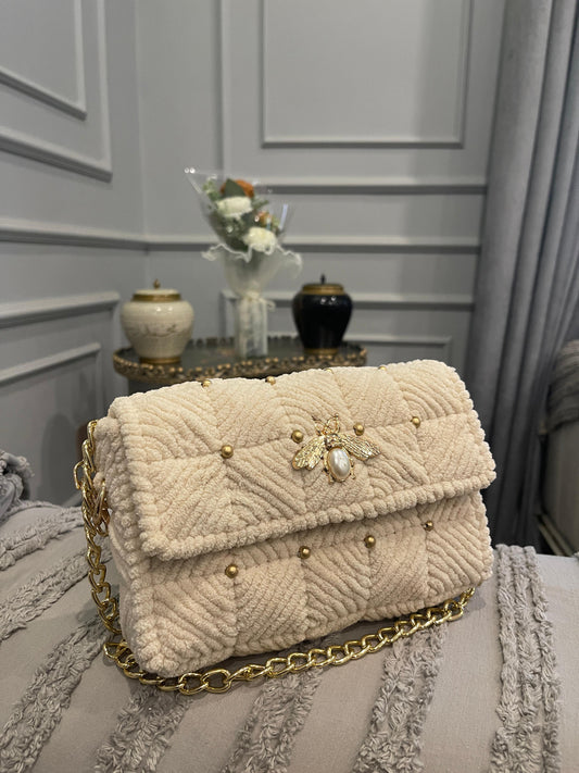 Luxury Cream Quilted Pearl Bee Chain Shoulder Bag – Elegant Gold Hardware Handbag