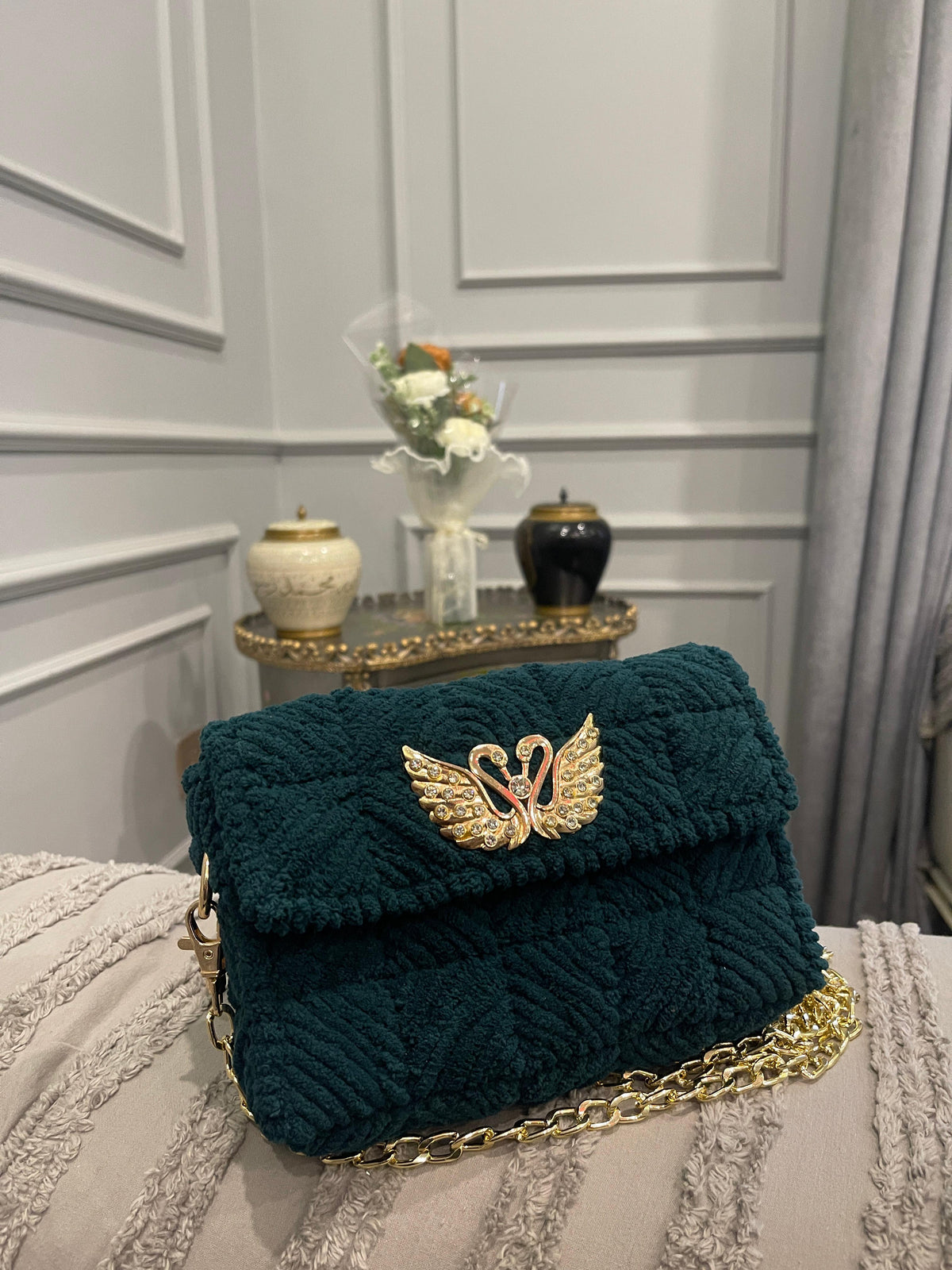 Elegant Emerald Green Textured Shoulder Bag with Crystal Swan Clasp